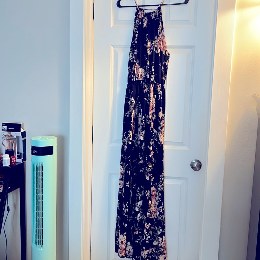 Flowy dress with 2 slits